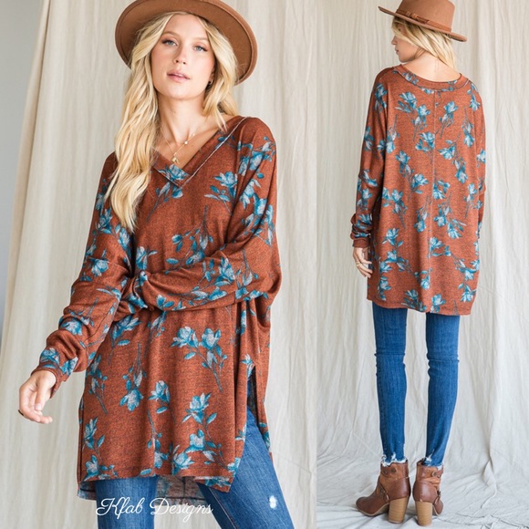 LAST 1! V Neck OVERSIZED Rust/Blue Floral Print Relaxed Fit Side Slit Detail Top - Picture 3 of 7